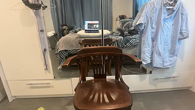 Snapshot of CloudyMuscleBeefy chatting on 11-25-25, 02:17 CloudyMuscleBeefy online show from 11-25-25, 02:17