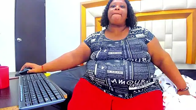 Snapshot of Exoticbigmandy chatting on 03-06-25, 03:13 Exoticbigmandy online show from 03-06-25, 03:13