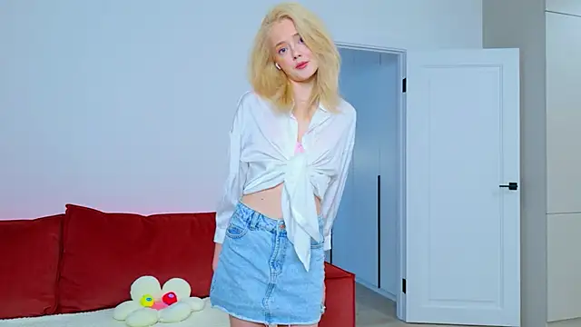 Snapshot of StarrShinee chatting on 02-09-26, 03:21 StarrShinee online show from 02-09-26, 03:21