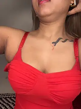 Snapshot of Scarlett_1819 chatting on 05-30-26, 05:32 Scarlett 1819 online show from 05-30-26, 05:32