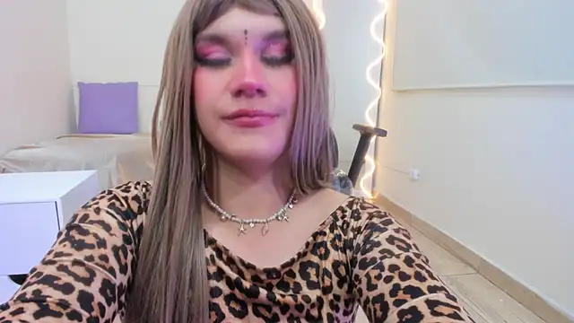 ocean tay online show from 10-20-25, 03:56