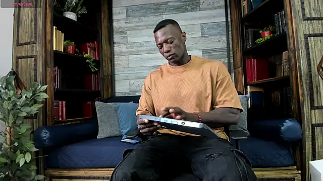 MarcusBlack  online show from 04-14-26, 03:07