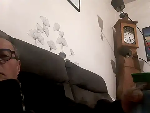 Vince072 online show from 10-03-25, 03:47