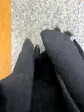 xiaoyuan01 online show from 10-21-25, 02:34