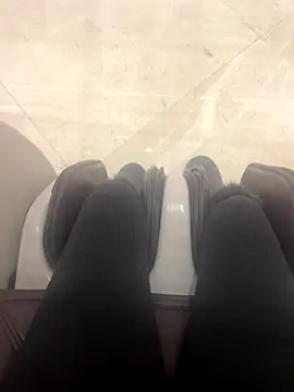 Snapshot of xiaoyuan01 chatting on 12-22-25, 01:46 xiaoyuan01 online show from 12-22-25, 01:46