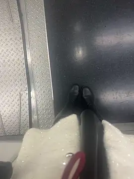 Snapshot of xiaoyuan01 chatting on 12-23-25, 01:36 xiaoyuan01 online show from 12-23-25, 01:36