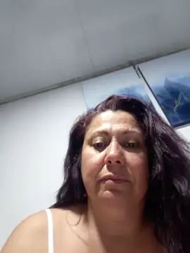 Snapshot of EmmaJhomson chatting on 06-12-26, 12:53 EmmaJhomson online show from 06-12-26, 12:53
