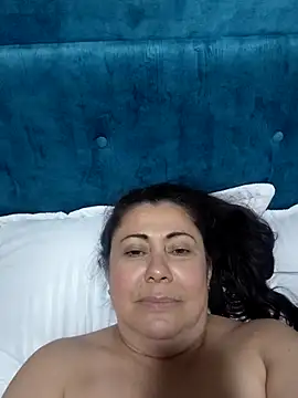Snapshot of EmmaJhomson chatting on 06-17-26, 01:08 EmmaJhomson online show from 06-17-26, 01:08