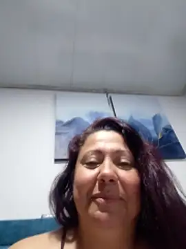 Snapshot of EmmaJhomson chatting on 06-20-26, 11:13 EmmaJhomson online show from 06-20-26, 11:13