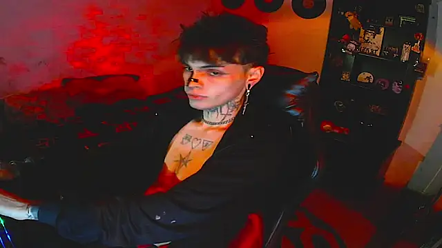 Snapshot of prince_x_dark chatting on 10-20-25, 07:20 prince x dark online show from 10-20-25, 07:20