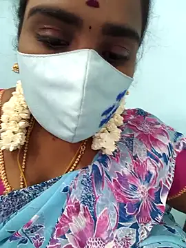 Snapshot of Tamil_riyalini12 chatting on 09-20-25, 05:30 Tamil riyalini12 online show from 09-20-25, 05:30