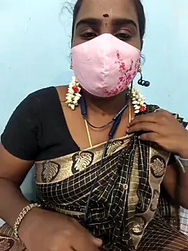 Snapshot of Tamil_riyalini12 chatting on 10-10-25, 05:23 Tamil riyalini12 online show from 10-10-25, 05:23