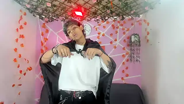 Snapshot of Bastian_boyshot77 chatting on 10-23-25, 02:38 Bastian boyshot77 online show from 10-23-25, 02:38