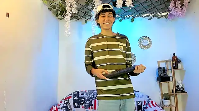 Snapshot of Bastian_boyshot77 chatting on 11-17-25, 02:23 Bastian boyshot77 online show from 11-17-25, 02:23