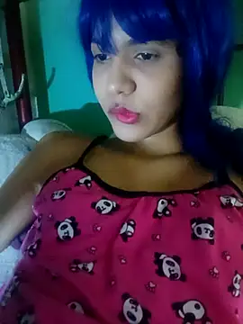 Snapshot of famousfox-69 chatting on 11-20-25, 05:07 famousfox-69 online show from 11-20-25, 05:07