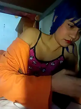 famousfox-69 online show from 04-17-26, 08:34