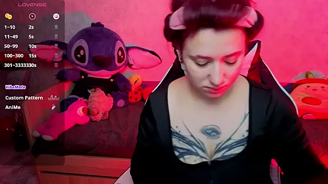 Snapshot of Mini_Lady1 chatting on 11-27-25, 07:43 Mini Lady1 online show from 11-27-25, 07:43