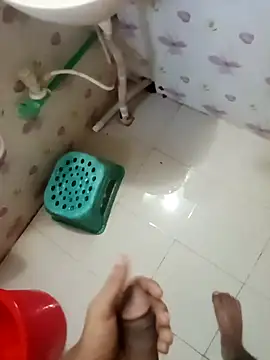 Snapshot of zim200 chatting on 09-25-25, 10:52 zim200 online show from 09-25-25, 10:52