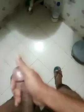 Snapshot of zim200 chatting on 02-13-26, 01:29 zim200 online show from 02-13-26, 01:29