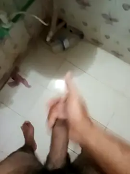 Snapshot of zim200 chatting on 03-27-26, 05:23 zim200 online show from 03-27-26, 05:23