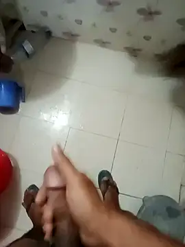 Snapshot of zim200 chatting on 03-30-26, 12:33 zim200 online show from 03-30-26, 12:33