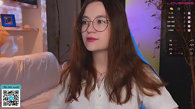 mia here online show from 11-25-25, 02:33