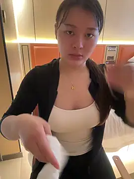 chenyu0308 online show from 05-12-26, 04:42