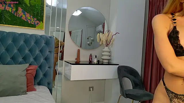 SiennaPierce online show from 01-16-26, 05:11