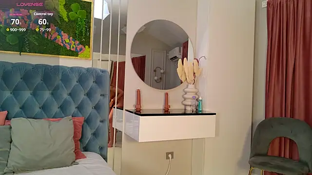 Snapshot of SiennaPierce chatting on 06-25-26, 11:37 SiennaPierce online show from 06-25-26, 11:37