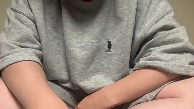 Snapshot of Yuta20002 chatting on 10-20-25, 03:45 Yuta20002 online show from 10-20-25, 03:45