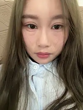 Snapshot of uulove521 chatting on 10-25-25, 03:25 uulove521 online show from 10-25-25, 03:25