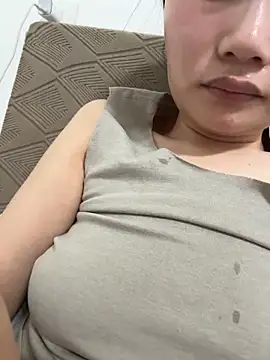 Snapshot of uulove521 chatting on 10-29-25, 01:13 uulove521 online show from 10-29-25, 01:13