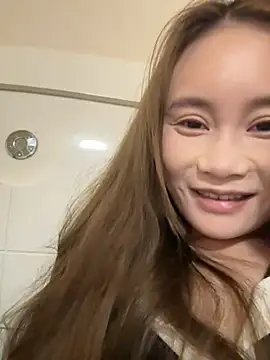 Snapshot of uulove521 chatting on 11-17-25, 05:08 uulove521 online show from 11-17-25, 05:08