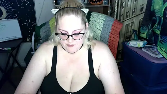 Kinky Witch online show from 05-19-26, 04:24
