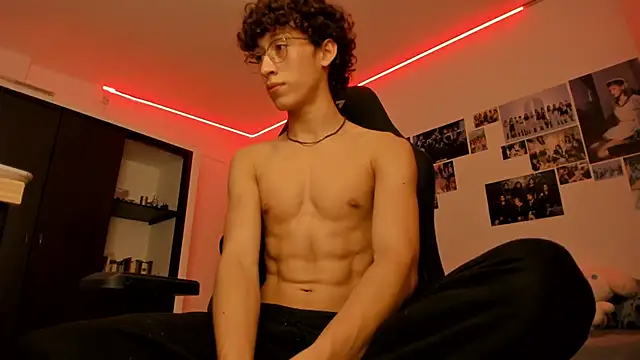 velvet skyn online show from 10-22-25, 04:35