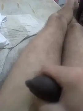 GuilhermeYuree online show from 09-11-25, 07:08