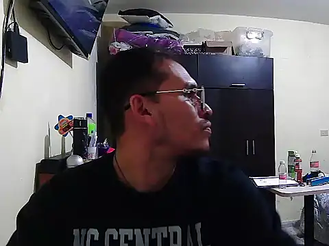 Snapshot of DOBLEWYOSK69G chatting on 10-10-25, 05:50 DOBLEWYOSK69G online show from 10-10-25, 05:50