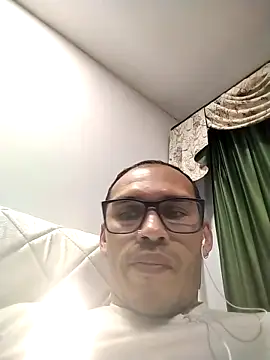 Snapshot of DOBLEWYOSK69G chatting on 02-28-26, 11:28 DOBLEWYOSK69G online show from 02-28-26, 11:28