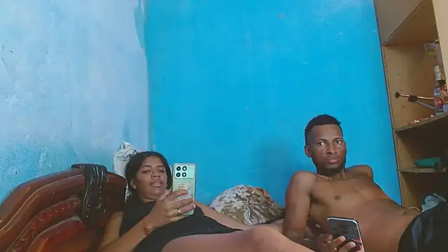 Snapshot of sexogran chatting on 10-23-25, 04:17 sexogran online show from 10-23-25, 04:17