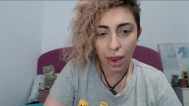 Snapshot of AAARUNY chatting on 09-23-25, 12:30 AAARUNY online show from 09-23-25, 12:30