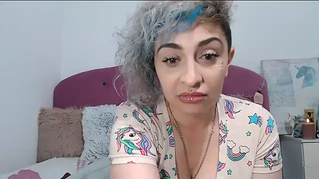 Snapshot of AAARUNY chatting on 10-11-25, 11:31 AAARUNY online show from 10-11-25, 11:31