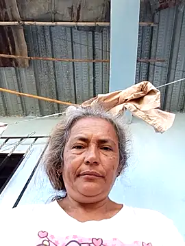 Snapshot of jendall189 chatting on 10-28-25, 01:47 jendall189 online show from 10-28-25, 01:47