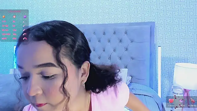 Snapshot of Evaa_Lunna_ chatting on 11-13-25, 08:08 Evaa Lunna online show from 11-13-25, 08:08