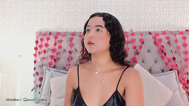 Evaa Lunna  online show from 02-28-26, 06:31