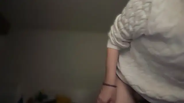 Snapshot of refem9 chatting on 05-12-26, 01:36 refem9 online show from 05-12-26, 01:36