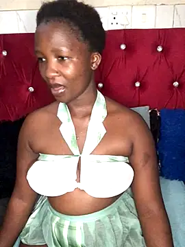 MissREAHx online show from 10-13-25, 04:07