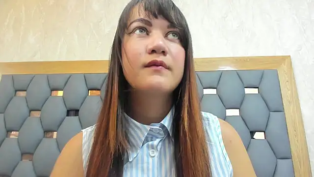 Snapshot of juliette_pretty_ chatting on 10-21-25, 08:09 juliette pretty online show from 10-21-25, 08:09