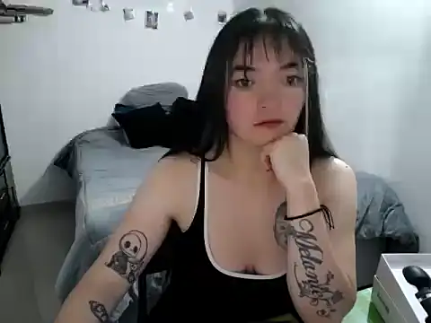 Snapshot of Came-II chatting on 10-17-25, 10:29 Came-II online show from 10-17-25, 10:29