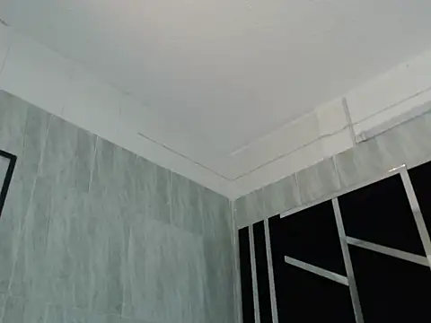 Snapshot of chaniesmith69x chatting on 10-27-25, 04:05 chaniesmith69x online show from 10-27-25, 04:05