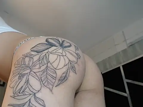 Snapshot of chaniesmith69x chatting on 10-30-25, 07:47 chaniesmith69x online show from 10-30-25, 07:47